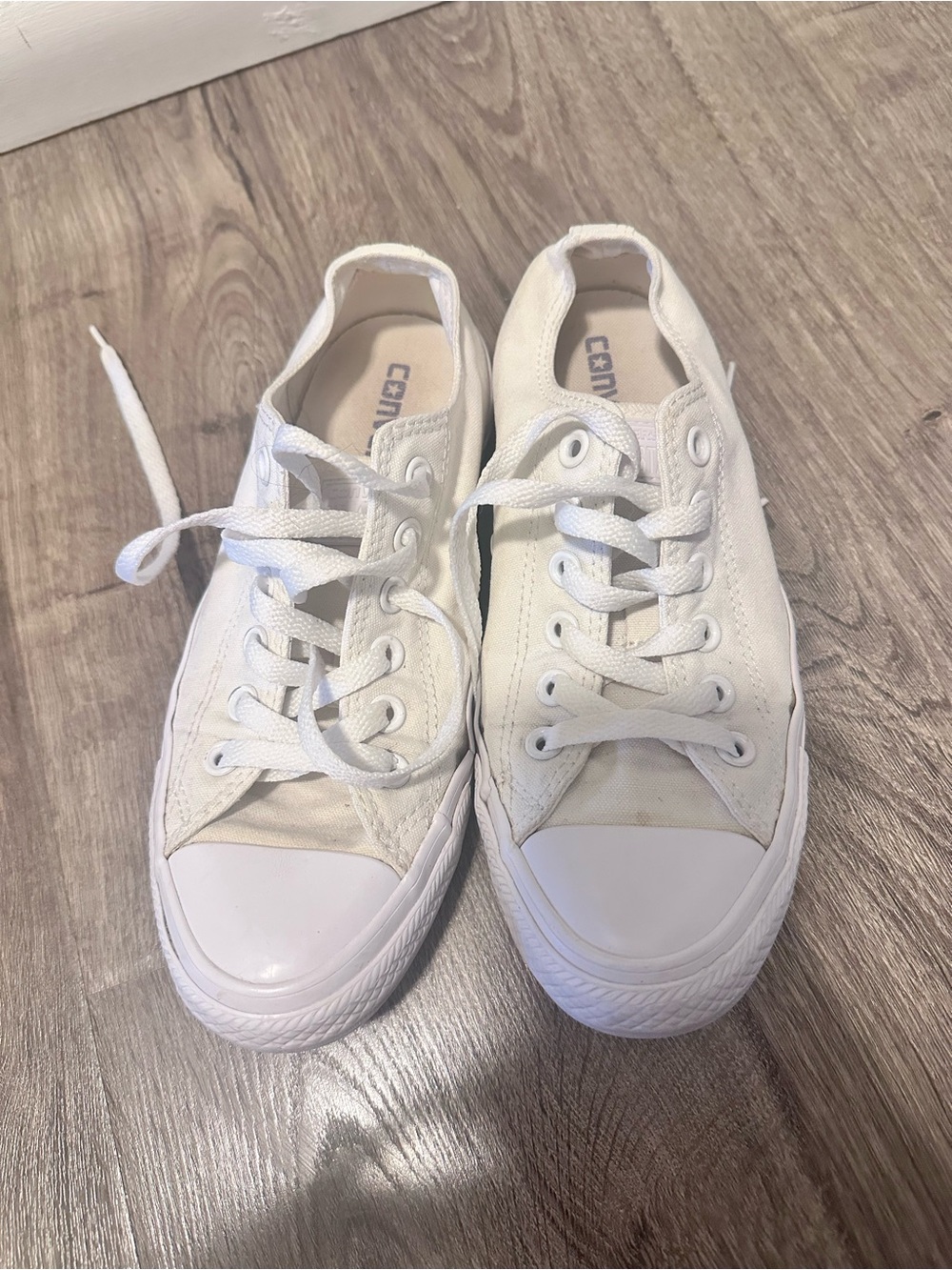 Converse White Low-Top Canvas Lace-Up Trainers